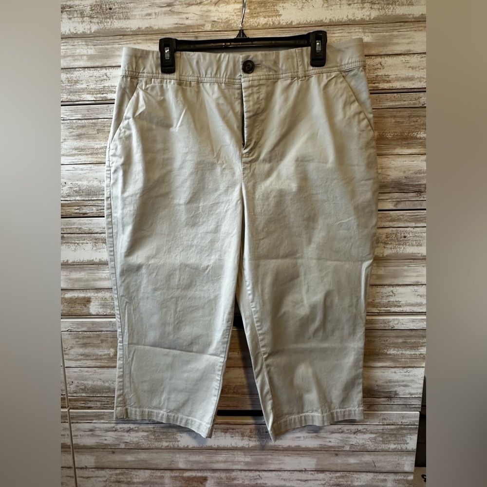✨ Christopher Banks Capri Pants Cream Petite 14P Comfort Stretch